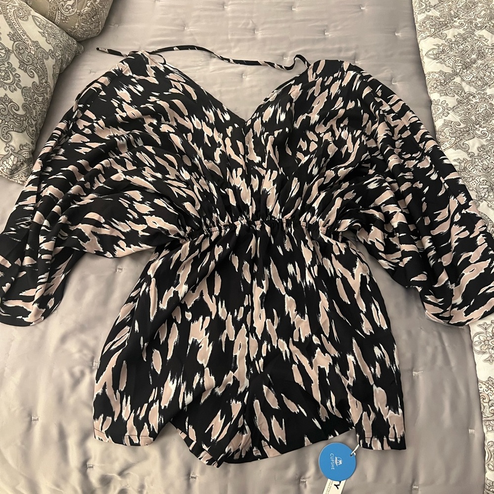 Cupshe, Hayden V-neck leopard print long sleeve jumpsuit